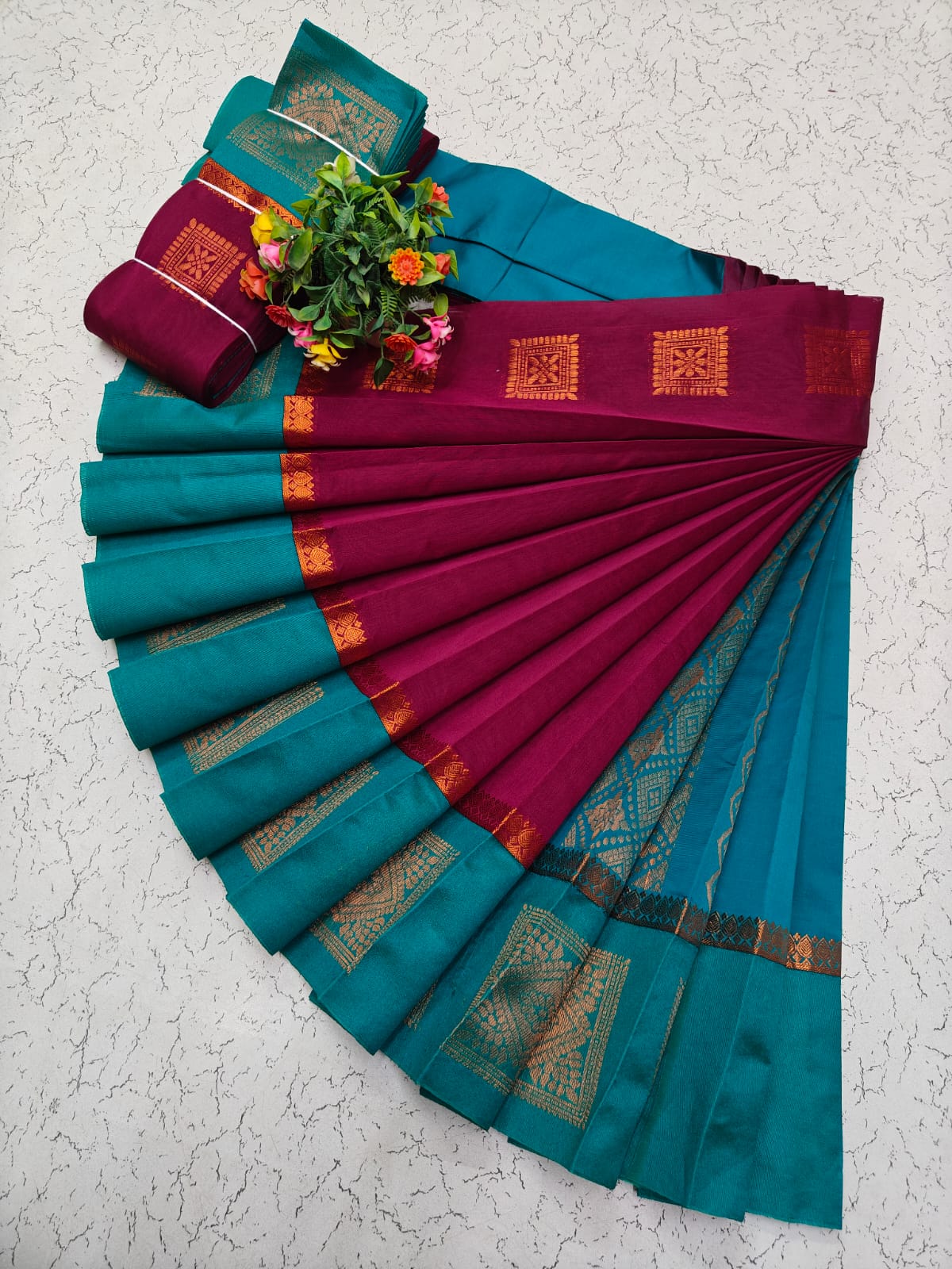 Uppada kotanji contrast border silk cotton sarees